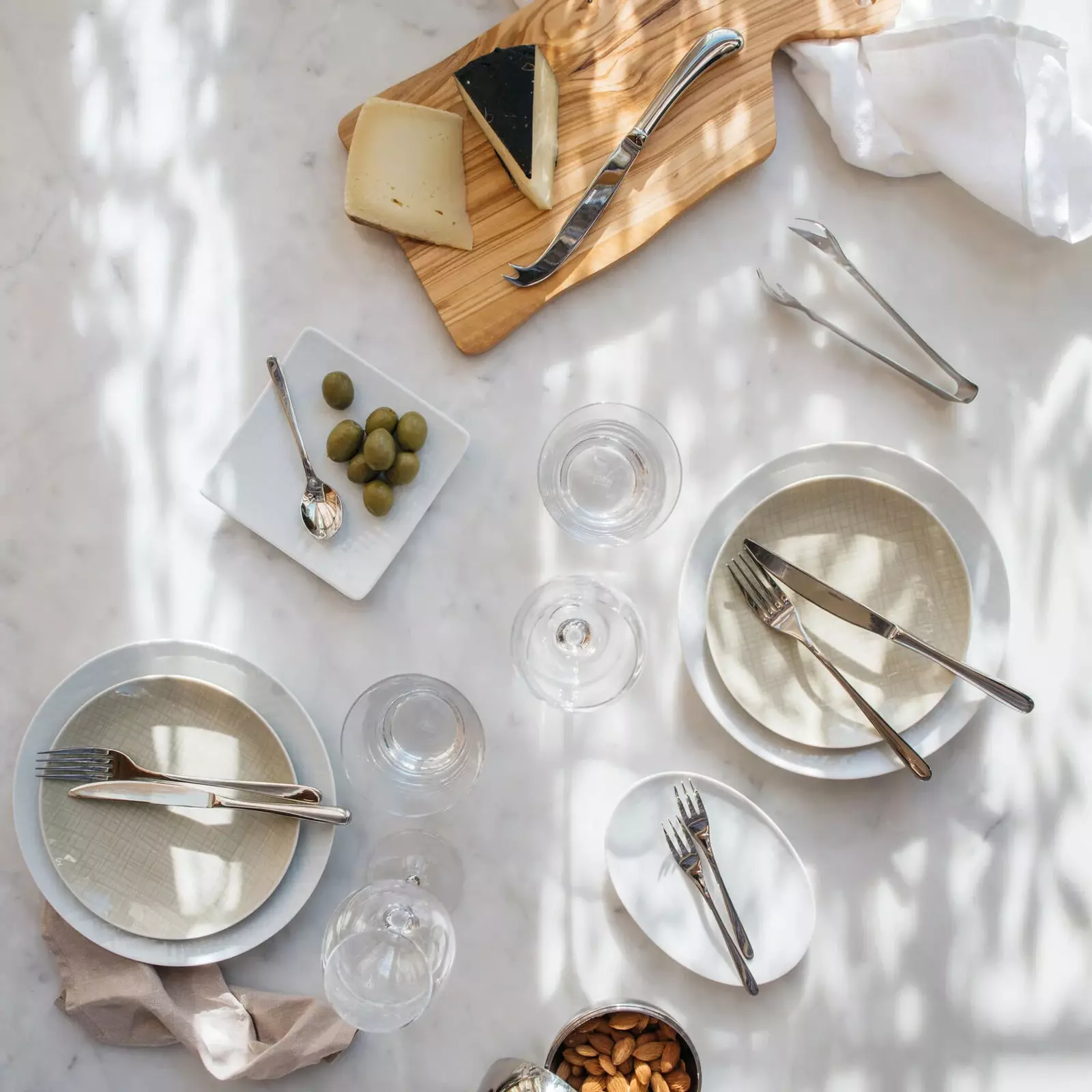Cutlery set with plates set, 4 people image number null