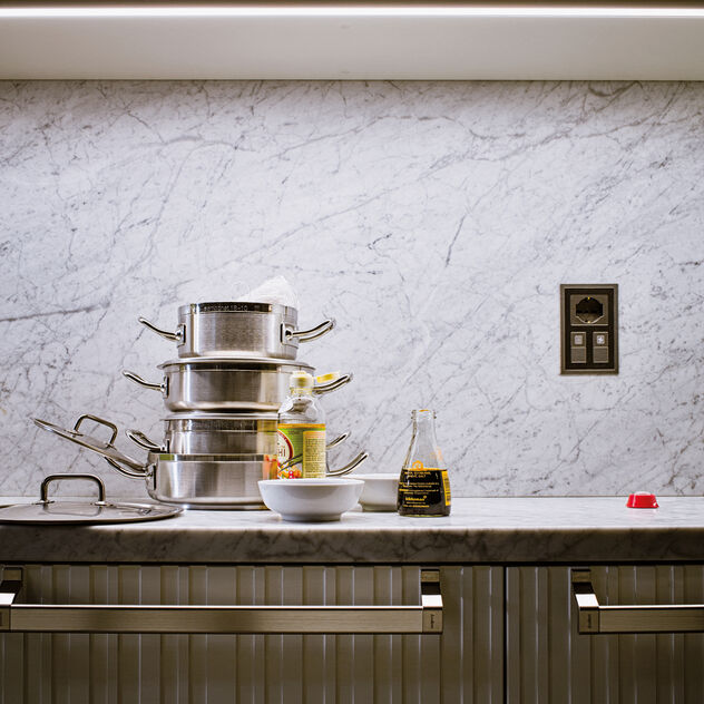 Sauce pan  image number 4