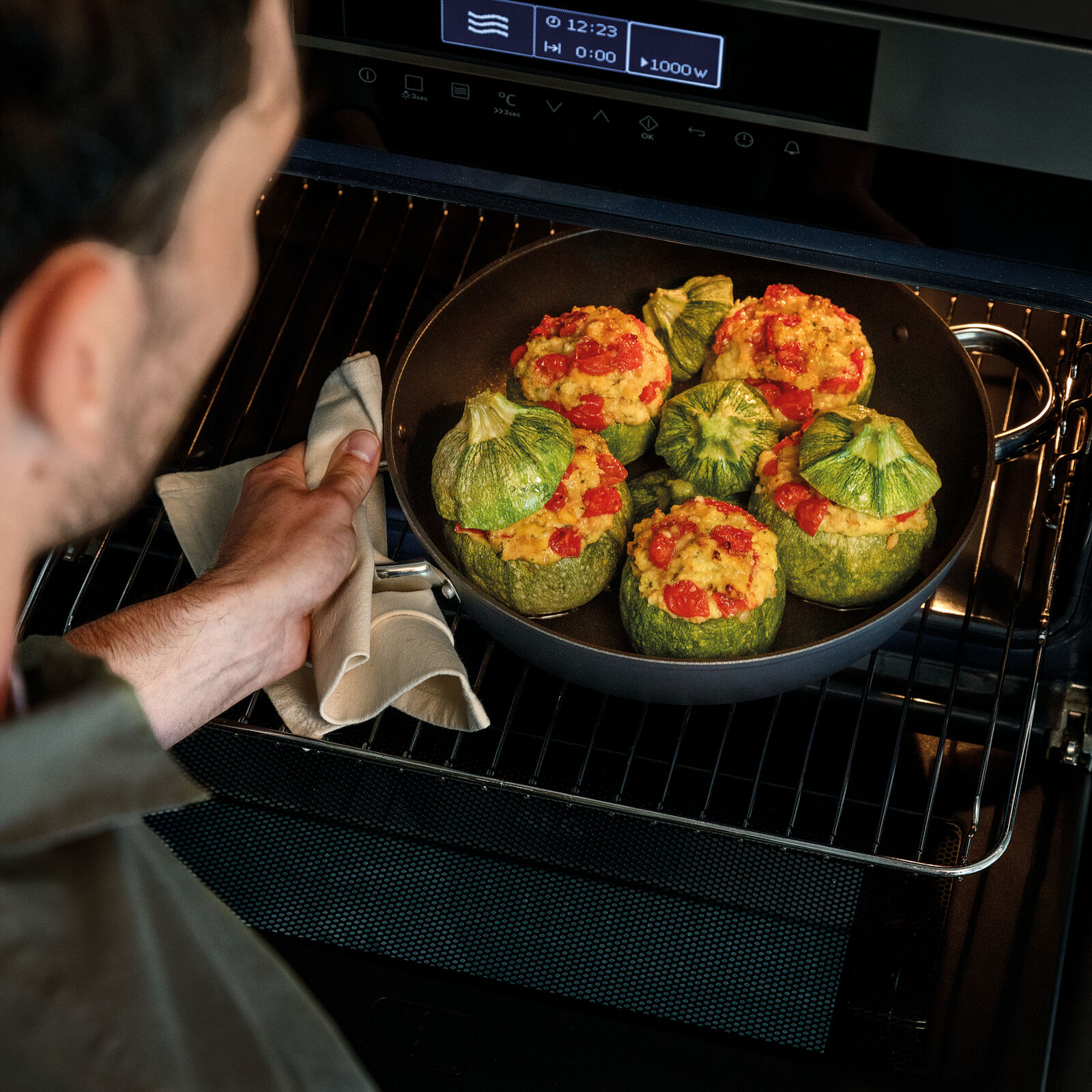 Sauté pan  image number null