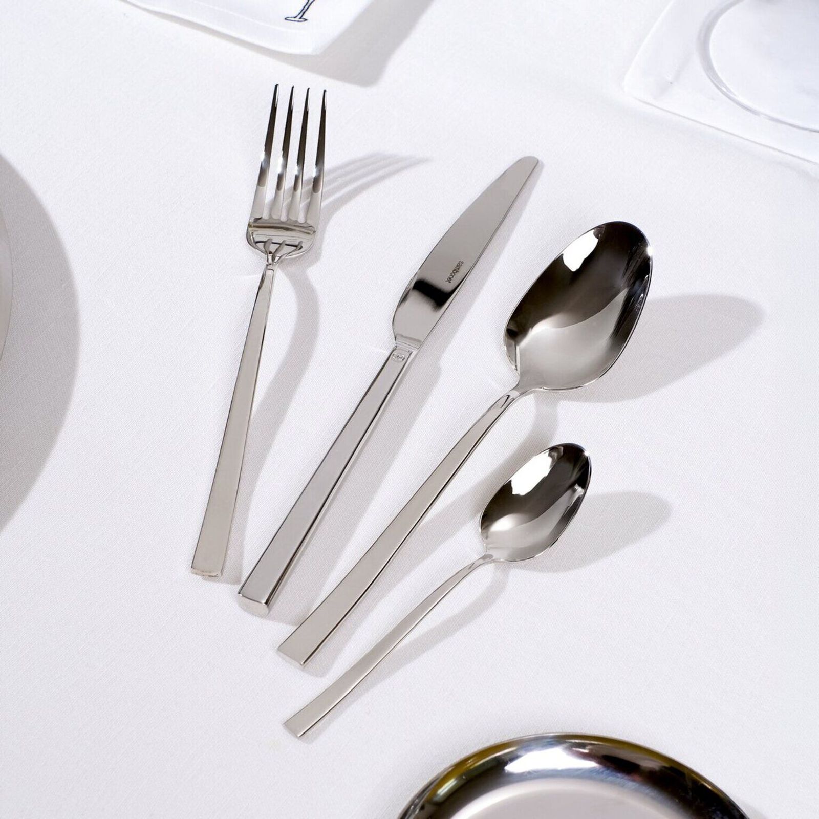 Set de couverts avec assiettes, 4 personnes image number null