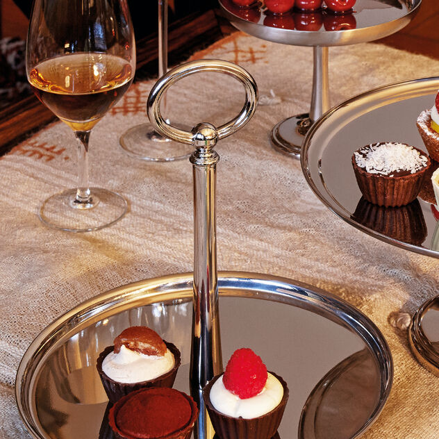 Pastry stand  image number 1