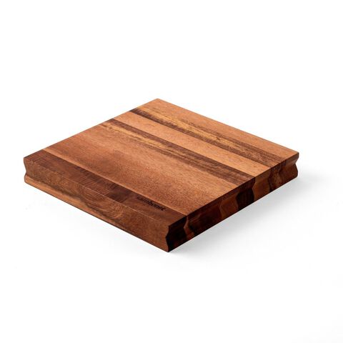 Cutting board with Magnet