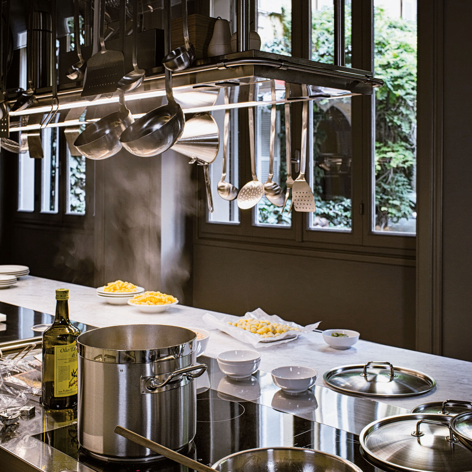 Sauce pan  image number null