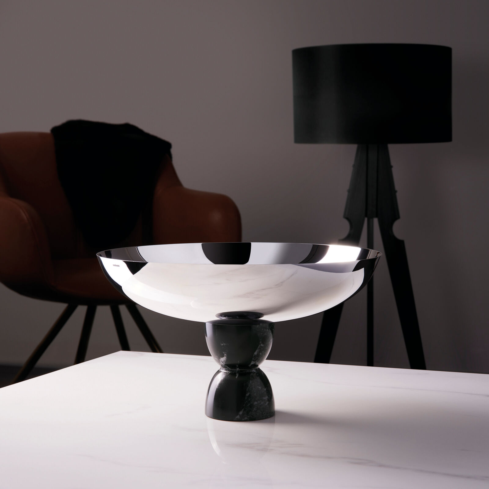 Bowl with foot  image number null