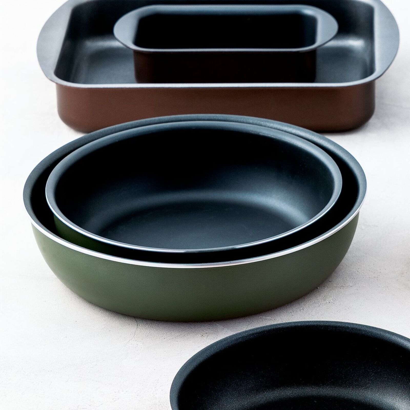 Saut&eacute; pan  image number null
